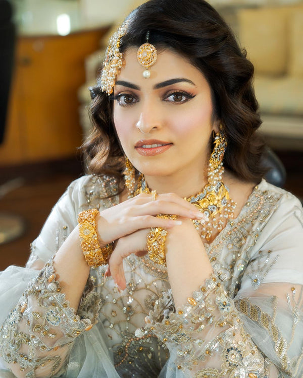 Makeup_Bridal_960_x1200-4_8aa00d3e-4da6-417b-b65d-a068ef34cc37